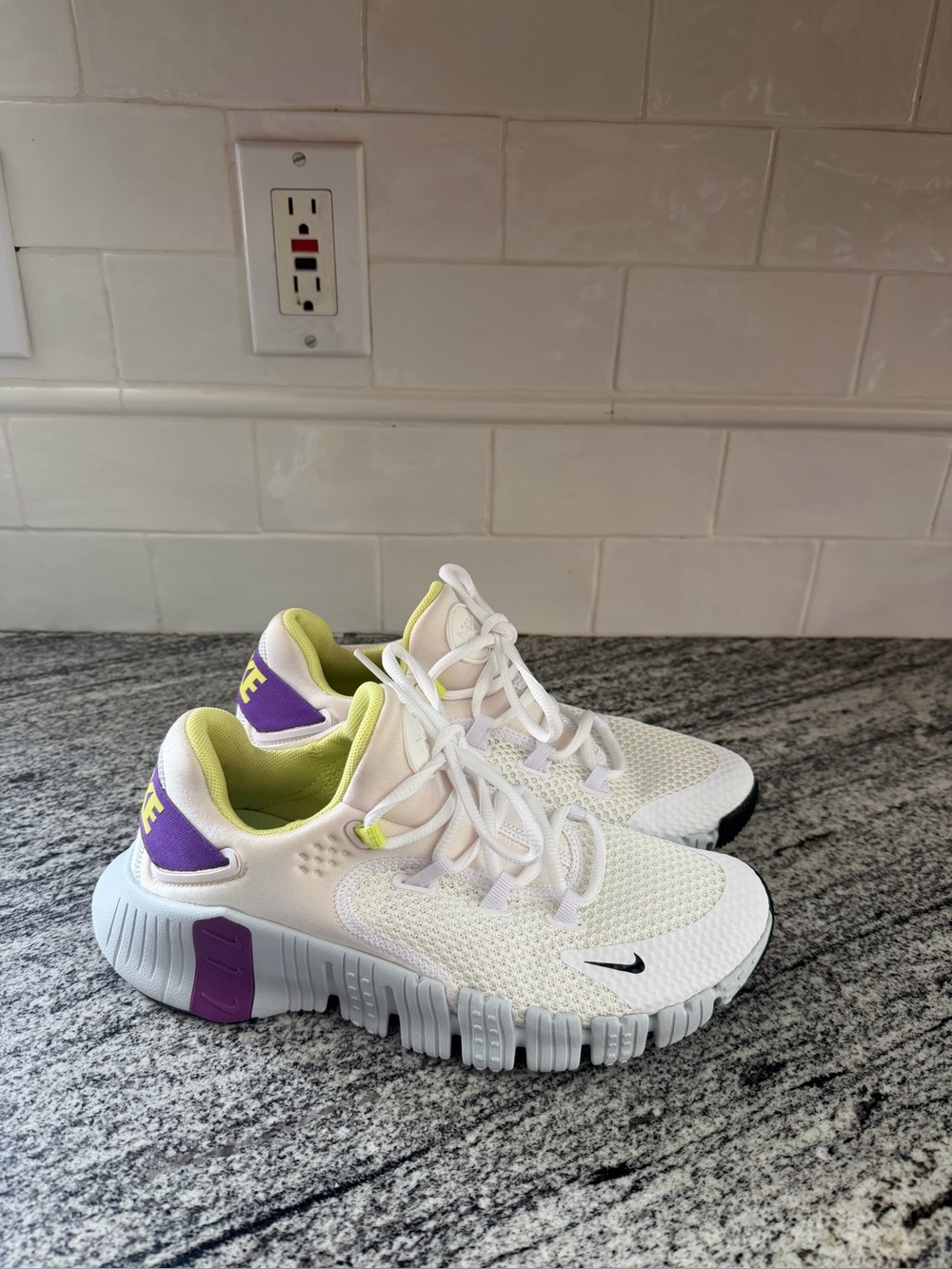 Women’s Nike Free Metcon 4 White Wild Berry CZ0596-157 Size 8